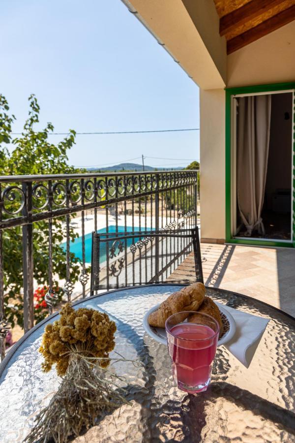 Marcelovi Dvori Bed and Breakfast Pirovac Buitenkant foto