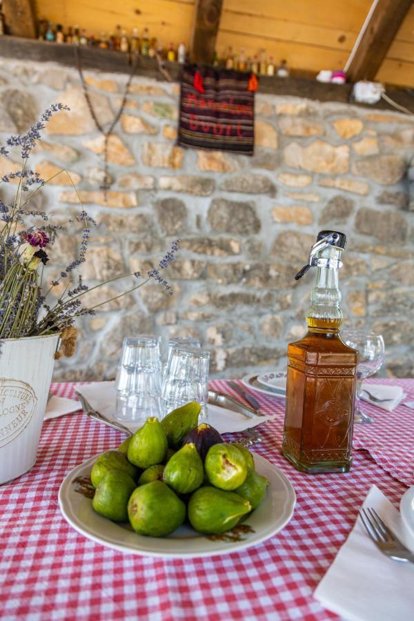 Marcelovi Dvori Bed and Breakfast Pirovac Buitenkant foto
