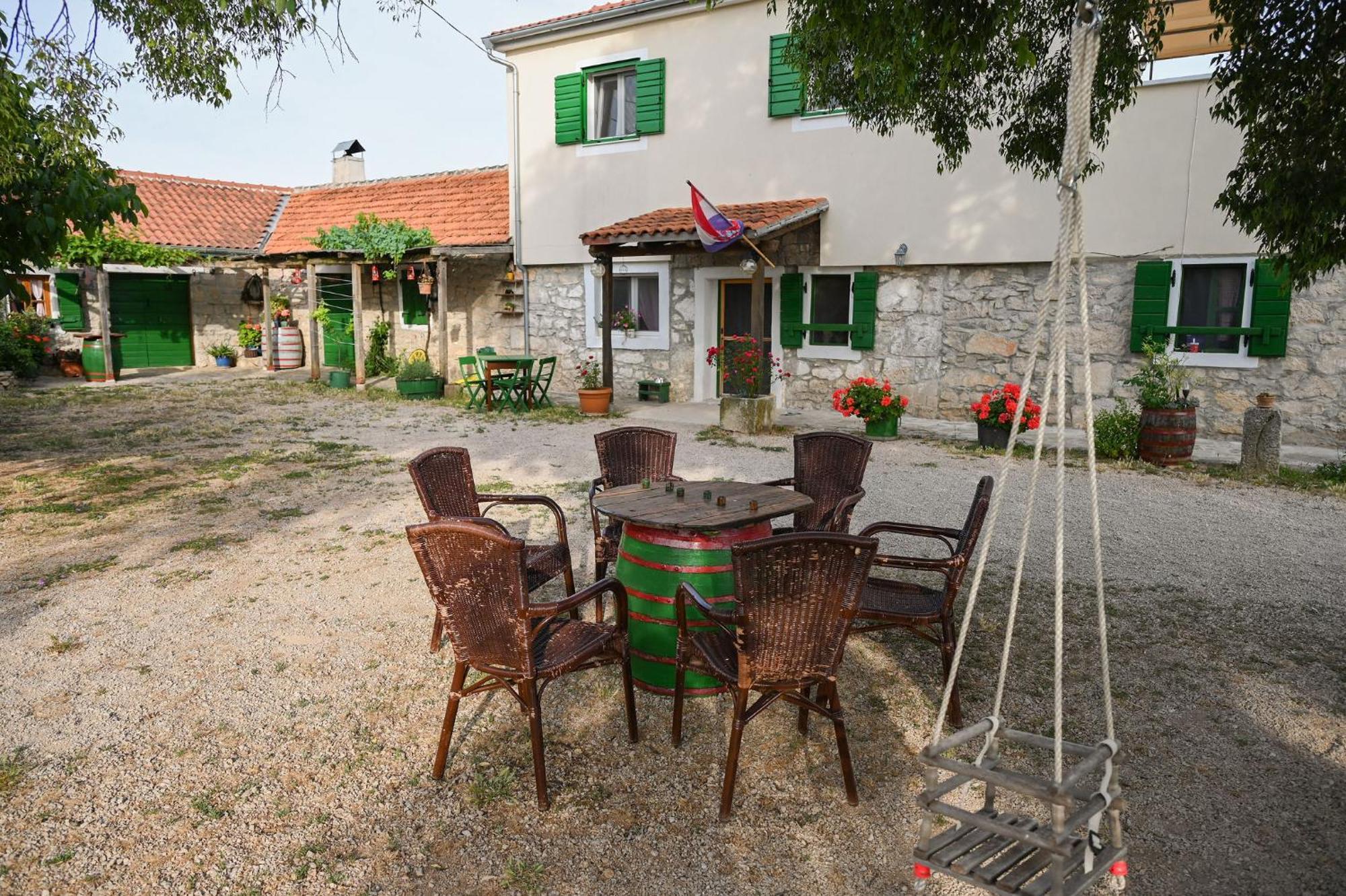 Marcelovi Dvori Bed and Breakfast Pirovac Buitenkant foto